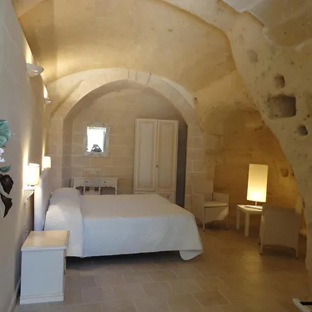 Otel Caveoso 3*
