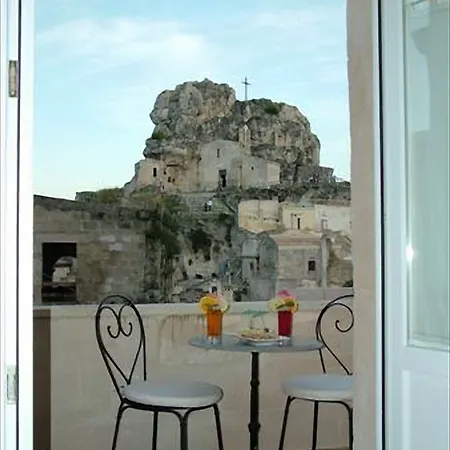 Otel Caveoso 3*
